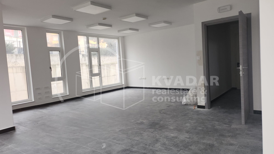 BEZ PROVIZIJE&ast;&ast;&ast;RIJEKA&sol;&Scaron;KURINJE  poslovni prostor prizemlje 280 m2&excl;