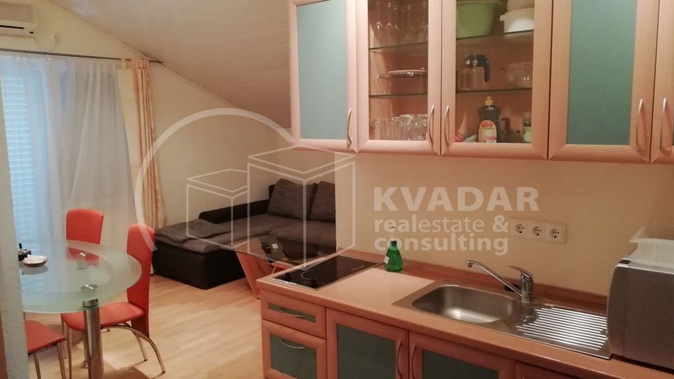 APARTMANSKA KU&Cacute;A - ODLI&Ccaron;NA PRILIKA &excl;&excl;&excl; - 10 STANOVA - SVETI FILIP I JAKOV &lpar;700 m od mora&rpar;