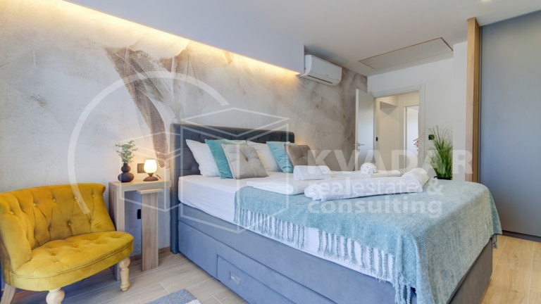 House, 200 m2, For Sale, Novi Vinodolski