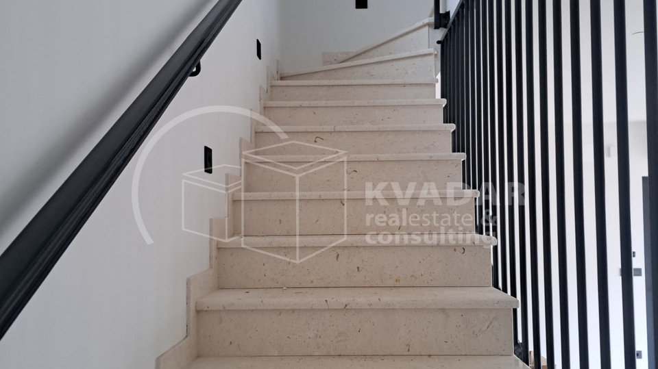 BEZ PROVIZIJE ZA KUPCA&excl;&excl;MALINSKA - Luksuzna novogradnja s bazenom i pogledom na more 139 m2 &lpar;Dvojna ku&cacute;a&rpar;