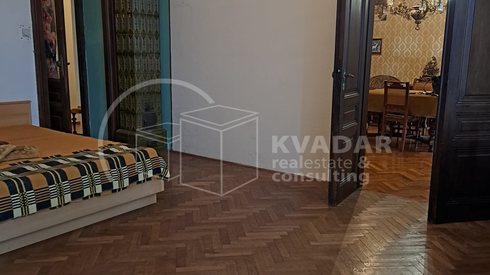 RIJEKA &sol; BULEVARD &ndash; EKSKLUZIVNI GOSPODSKI STAN U POVIJESNOJ VILI S POGLEDOM NA KVARNER 172&comma;27m2