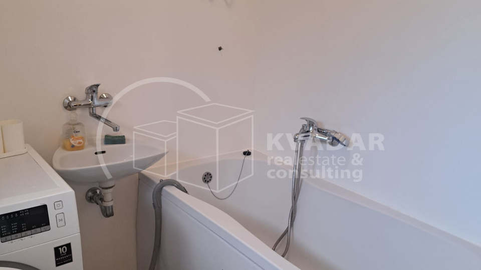 VOJAK&sol; PRILIKA ZA &Zcaron;IVOT I INVESTICIJU&excl;&excl; Stan 50m2 u manjoj zgradi&excl;