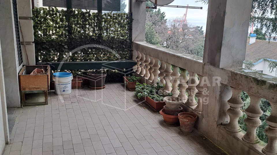 RIJEKA &sol; BULEVARD &ndash; EKSKLUZIVNI GOSPODSKI STAN U POVIJESNOJ VILI S POGLEDOM NA KVARNER 172&comma;27m2