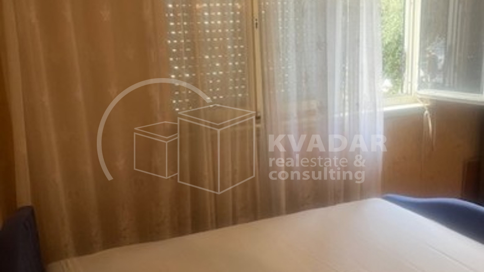 Split - Ravne njive - 2S stan 55m2 sa balkonom - visoko prizemlje