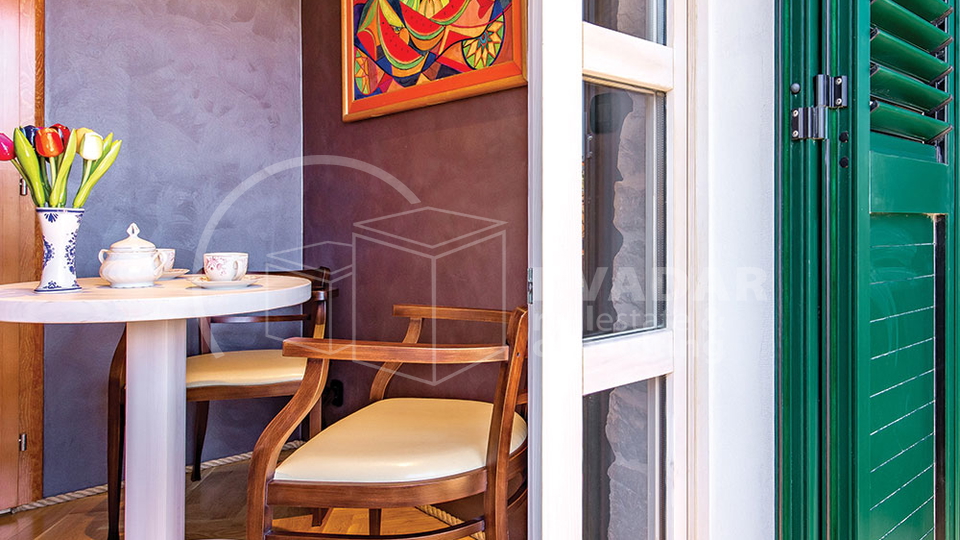 Historic center of Split - Luxurious 3-bedroom apartment 80m2 on the second floor of a stone house