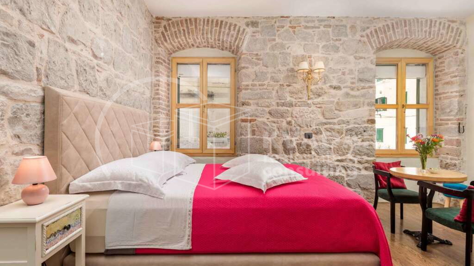 Povjesni centar Splita - Luksuzan 3S stan 80m2 na prvom katu kamene ku&cacute;e