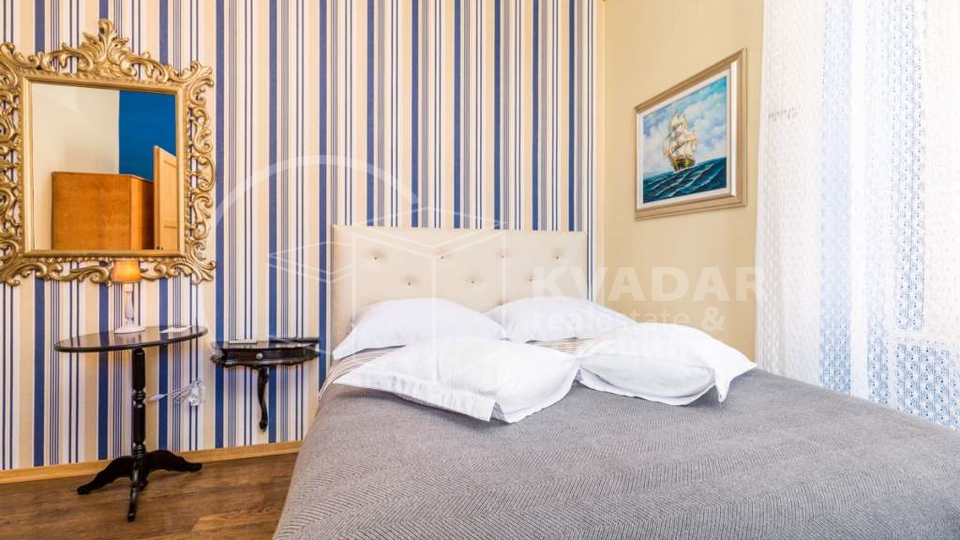 Historic center of Split - Luxurious 3-bedroom apartment 80m2 on the second floor of a stone house