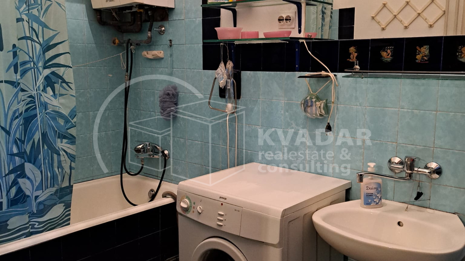 RIJEKA &sol; BULEVARD &ndash; EKSKLUZIVNI GOSPODSKI STAN U POVIJESNOJ VILI S POGLEDOM NA KVARNER 172&comma;27m2