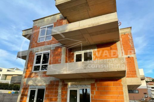 Prodaje se moderan stan S2 u Šibeniku površine 60 m2/ top lokacija / 250 m od plaže Banj