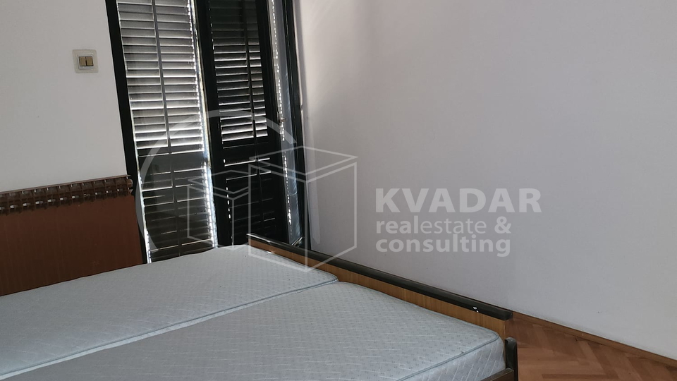 Rijeka&sol;Marini&cacute;i-Hosti&sol;eta&zcaron;a s oku&cacute;nicom &plus; visoko potkrovlje ukupno 199&comma;11m2&excl;