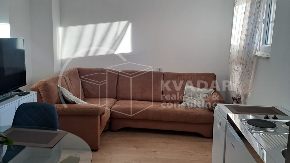 VOJAK&sol; PRILIKA ZA &Zcaron;IVOT I INVESTICIJU&excl;&excl; Stan 50m2 u manjoj zgradi&excl;