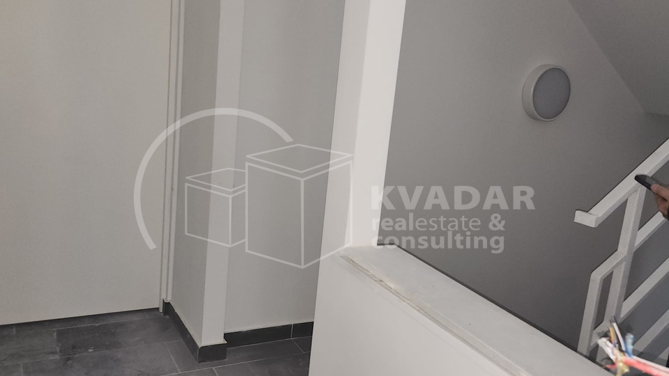 RIJEKA&sol;RASTO&Ccaron;INE  poslovni prostor prizemlje 280 m2&comma;