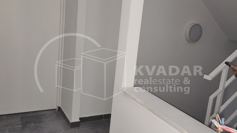 RIJEKA/ŠKURINJE  poslovni prostor 1. kat 442,66 m2,