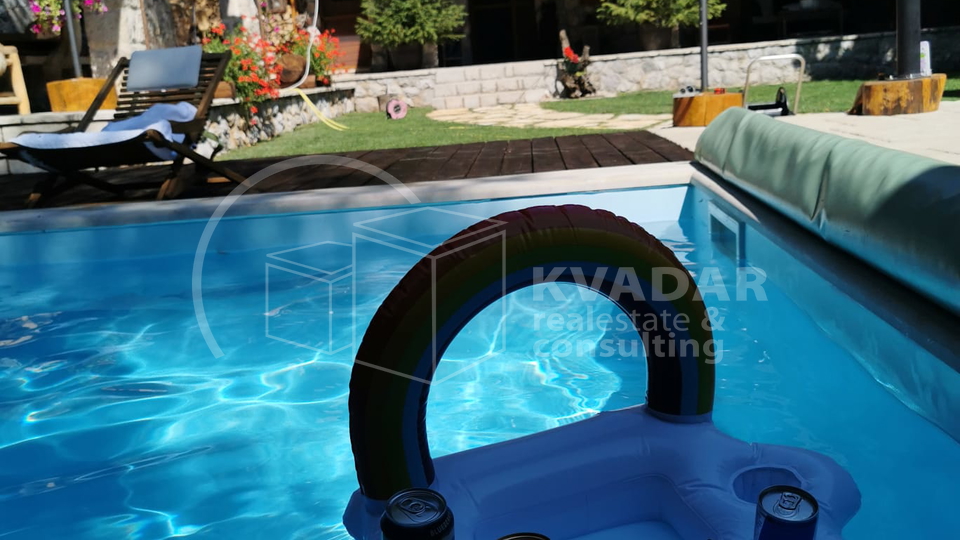 Luksuzno imanje sa dvije kuće i golf terenom, u srcu Like, Gračac