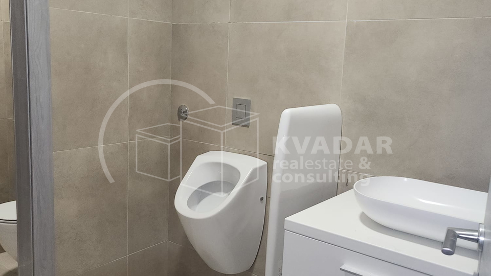 RIJEKA&sol;RASTO&Ccaron;INE  poslovni prostor prizemlje 280 m2&comma;