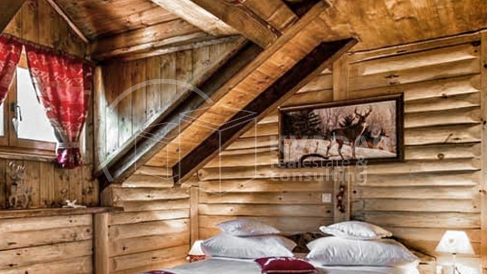 Luksuzno imanje sa dvije kuće i golf terenom, u srcu Like, Gračac