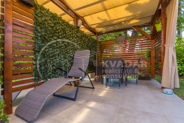 BEZ PROVIZIJE ZA KUPCA!!/Malinska/Ekskluzivan apartman 37m2 s privatnim vrtom 81m1!