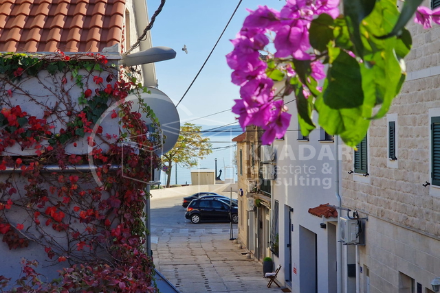 Novorenovirani stan - Kaštel Stari 30m od plaže
