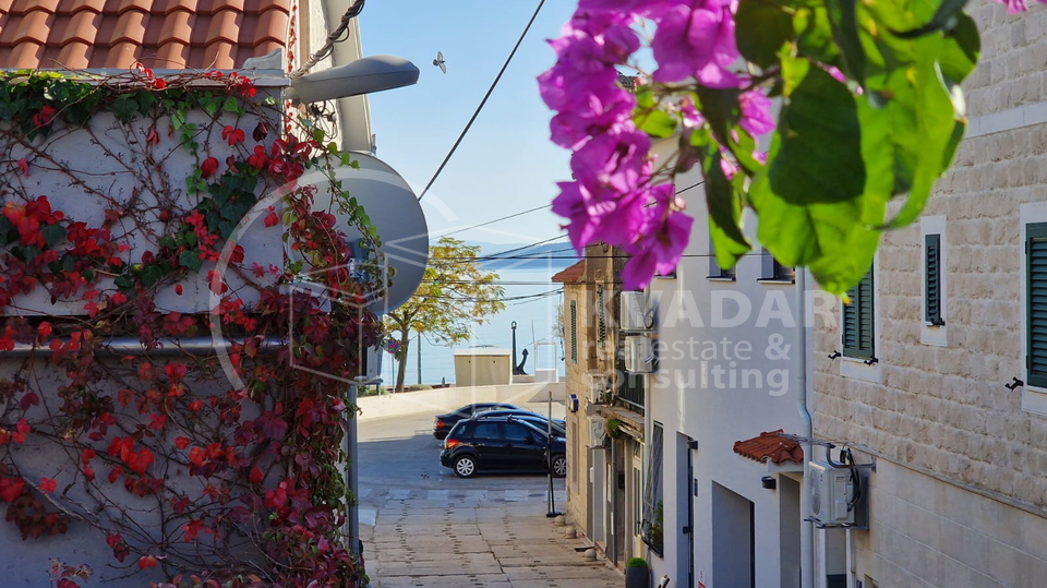 Novorenovirani stan - Ka&scaron;tel Stari 30m od pla&zcaron;e