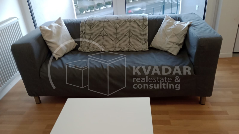 3-soban stan s uklju&ccaron;enim re&zcaron;ijama i parkirnim mjestom u cijeni najma