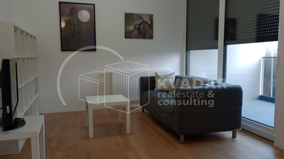 3-soban stan s uklju&ccaron;enim re&zcaron;ijama i parkirnim mjestom u cijeni najma