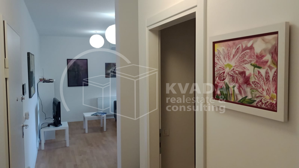 3-soban stan s uklju&ccaron;enim re&zcaron;ijama i parkirnim mjestom u cijeni najma