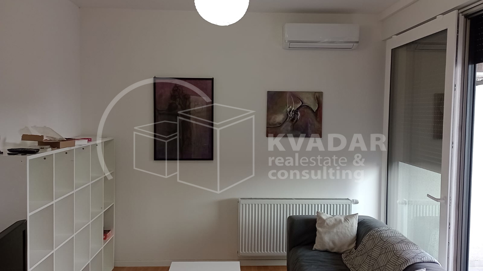 3-soban stan s uklju&ccaron;enim re&zcaron;ijama i parkirnim mjestom u cijeni najma