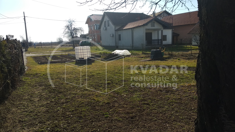 Prodajemo gra&dstrok;evinsko zemlji&scaron;te na &Zcaron;itnjaku&comma; 598 m2&excl;&excl;&excl;