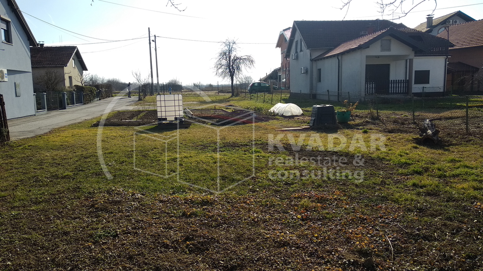 Prodajemo gra&dstrok;evinsko zemlji&scaron;te na &Zcaron;itnjaku&comma; 598 m2&excl;&excl;&excl;