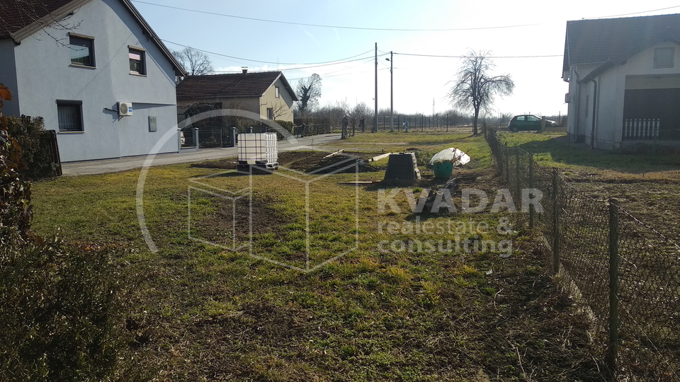 Prodajemo gra&dstrok;evinsko zemlji&scaron;te na &Zcaron;itnjaku&comma; 598 m2&excl;&excl;&excl;