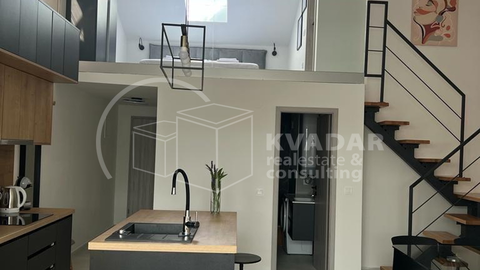 Zaton kod Zadra/kuća sa 4 luksuzna apartmana/odlična investicija!!