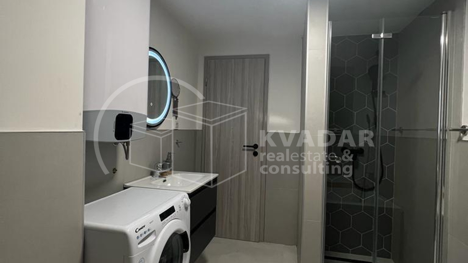 Zaton kod Zadra/kuća sa 4 luksuzna apartmana/odlična investicija!!