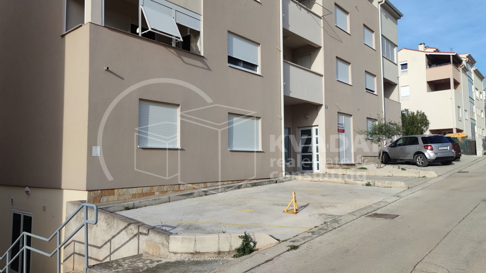 ZADAR/BORIK/Prodaje se podrumski prostor-garaža-78m2!