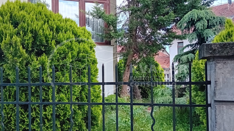 House, 638 m2, For Sale, Zagreb - Laščina