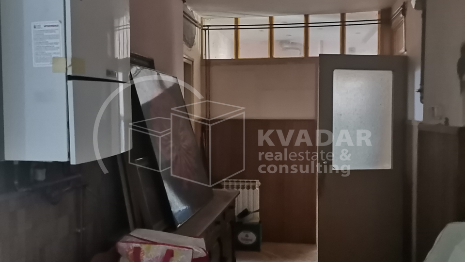 Zagreb/Dalmatinska ulica/3-soban stan 69m2/ za adaptaciju!