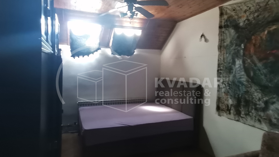 Zagreb/Dalmatinska ulica/3-soban stan 69m2/ za adaptaciju!