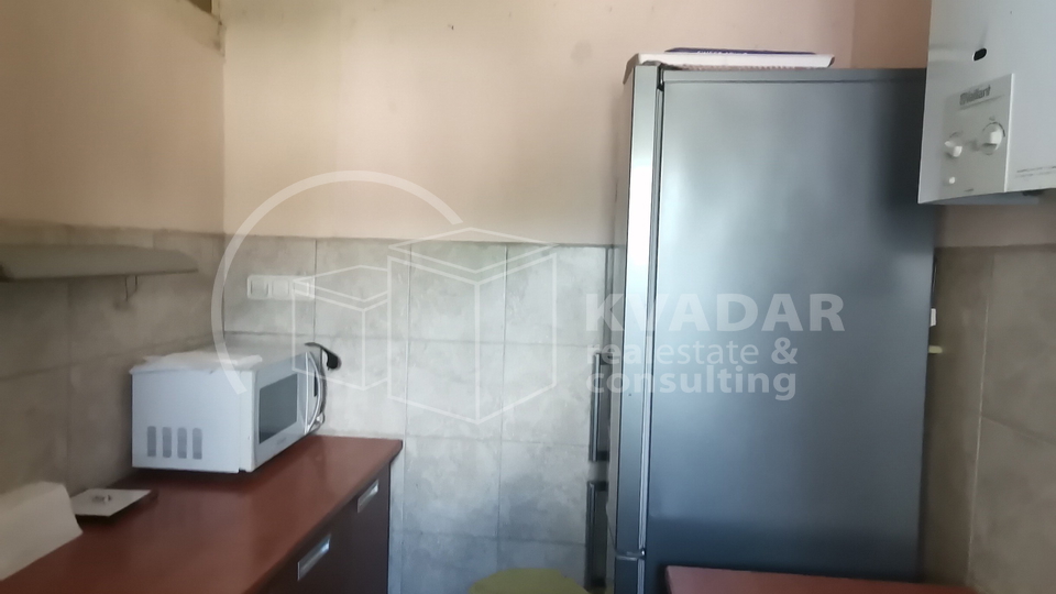 Zagreb/Dalmatinska ulica/3-soban stan 69m2/ za adaptaciju!