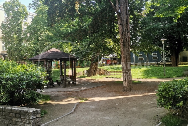 Zagreb/Dalmatinska ulica/3-soban stan 69m2/ za adaptaciju!