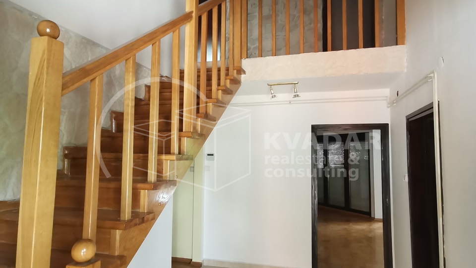 House, 1394 m2, For Sale, Zagreb - Gornja Dubrava