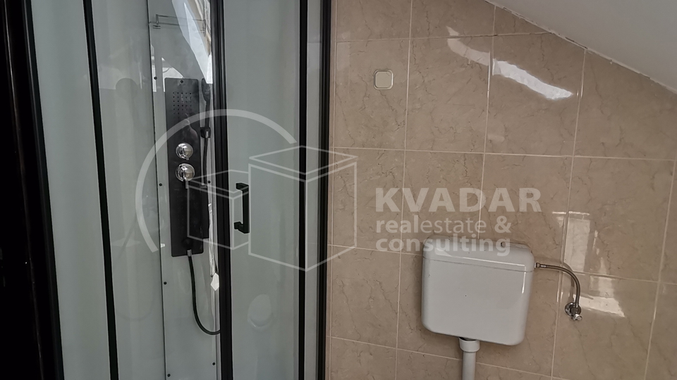 House, 1394 m2, For Sale, Zagreb - Gornja Dubrava