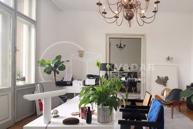 ZAGREB, ZRINJEVAC, CENTAR, 7-SOBNI STAN, 177 m2 I POTKROVLJE 120m2!!!