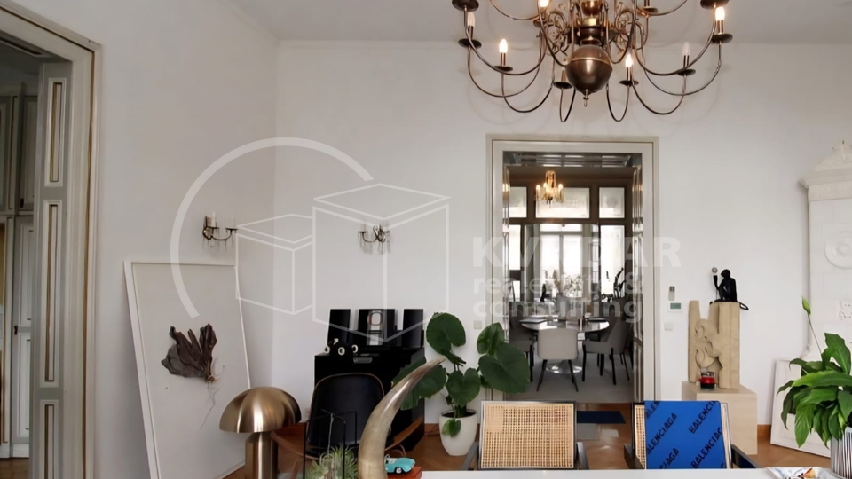 ZAGREB, ZRINJEVAC, CENTAR, 7-SOBNI STAN, 177 m2 I POTKROVLJE 120m2!!!