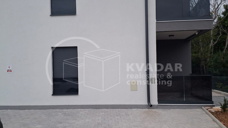 PREKRASAN APARTMAN / VIR / NOVOGRADNJA / IZVRSNA LOKACIJA