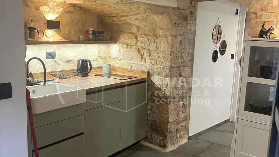 Newly renovated stone house in the center of Ka&scaron;tel Stari