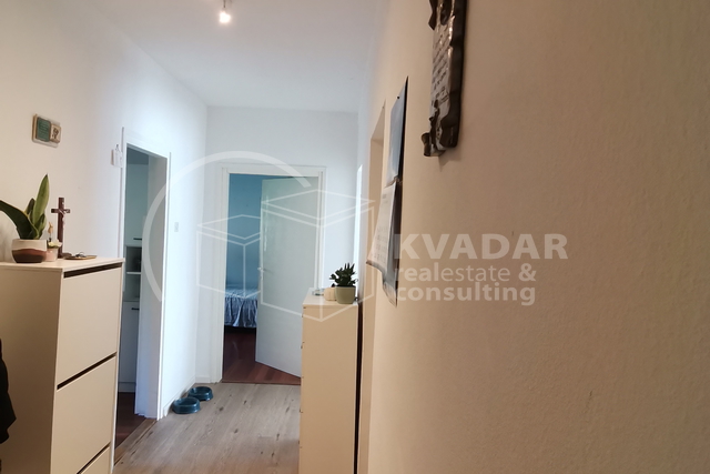 ZAGREB, PODSUSED, TROSOBNI STAN(70,57 m2) S TERASOM I GARAŽOM(18,56 m2)