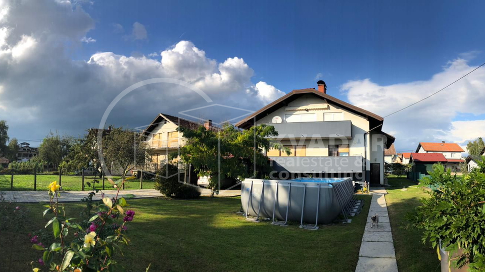 Dugo Selo-Brckovljani/kuća-dva stana- 345m2/parcela 718m2/parking!!