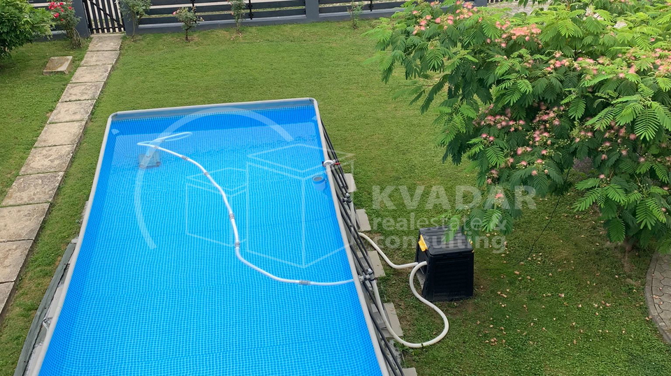 Dugo Selo-Brckovljani/kuća-dva stana- 345m2/parcela 718m2/parking!!