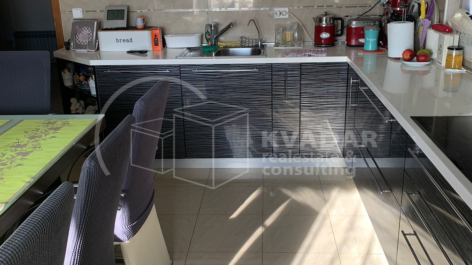 Dugo Selo-Brckovljani/kuća-dva stana- 345m2/parcela 718m2/parking!!