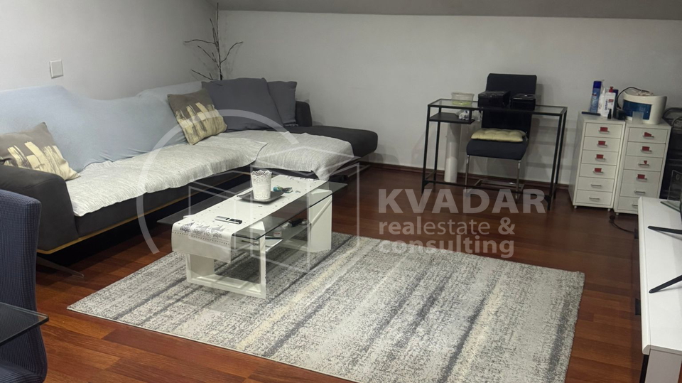 Dugo Selo-Brckovljani/kuća-dva stana- 345m2/parcela 718m2/parking!!