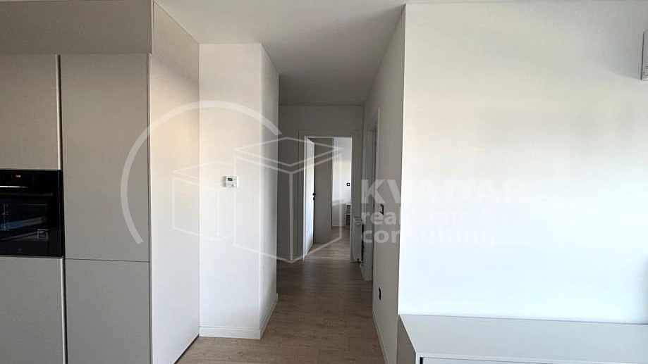 Stan za investiciju ili &zcaron;ivot &ndash; namje&scaron;ten&comma; A&plus;&comma; terasa&comma; parking